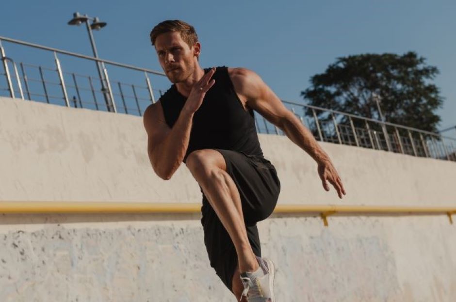 Atleta iniciando treinamento de resistência