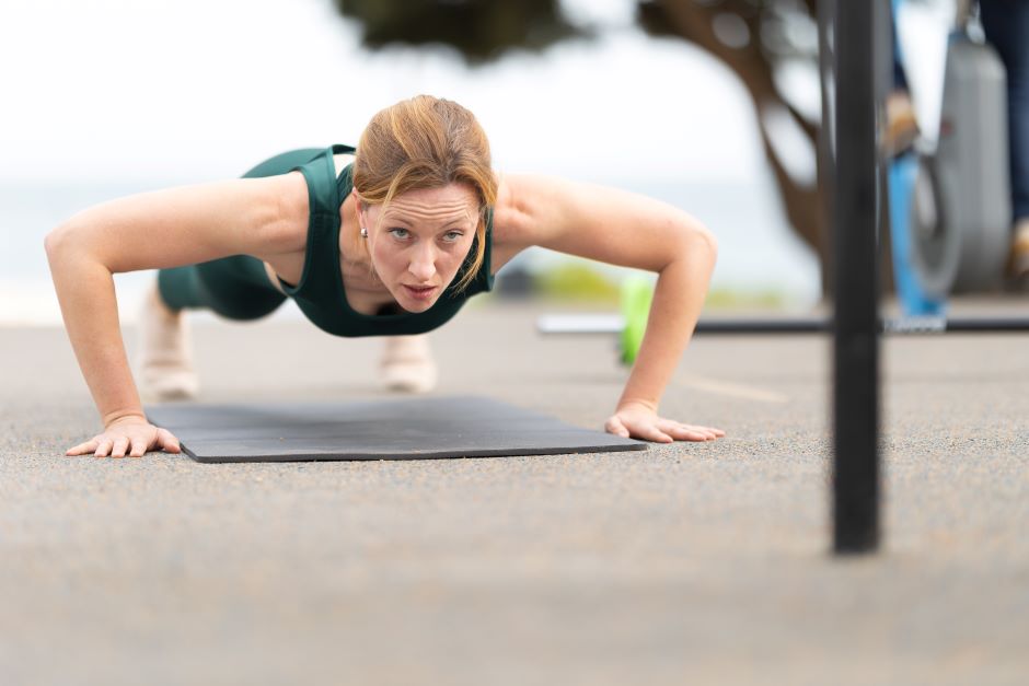  Flexão exercício atividade braços treino força