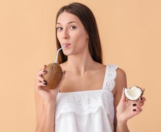 12 benefícios da água de coco para a saúde