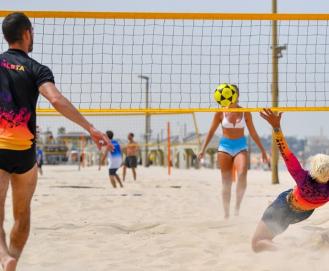 8 esportes de praia mais praticados no Brasil