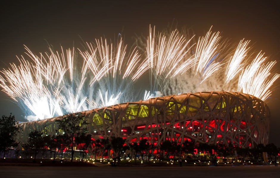 Imagem do Estádio Nacional de Pequim, na abertura das Olimpíadas de Pequim, em 2008.